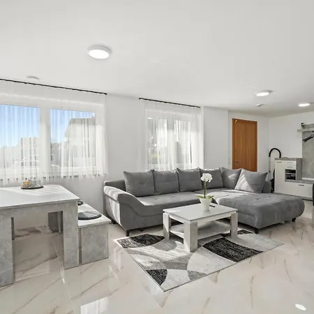 Mendoza Ailingen Klimatisiert Daire